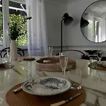 Luxury With Pool And Garden Perfect Location