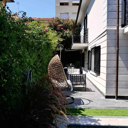 Luxury With Pool And Garden Perfect Location *